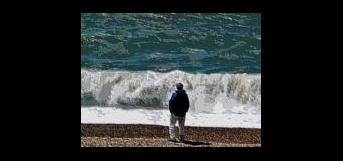 அலை மோதும் கரை..