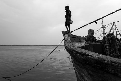 காலமென்னும் நதியினிலே