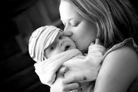 தாயின் அன்பு முத்தம்-வித்யா- போட்டிக்கவிதை