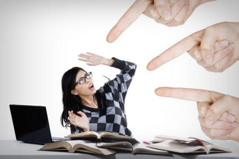 அடம் பிடிக்குது மனசு 