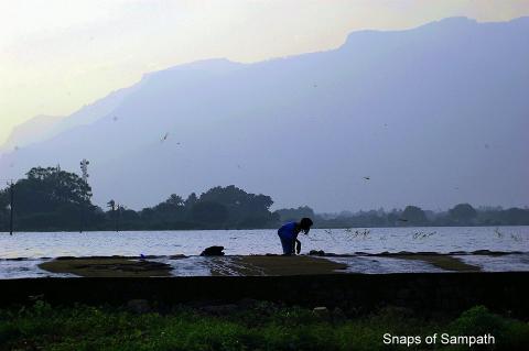 நீரும் அவளும் - காதல் அழகு