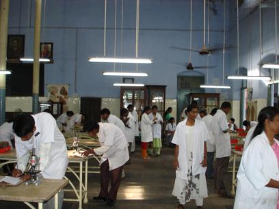 டிசெக்சன் ஹால் - நகைச்சுவை சிறு கதை மீள் பதிவு