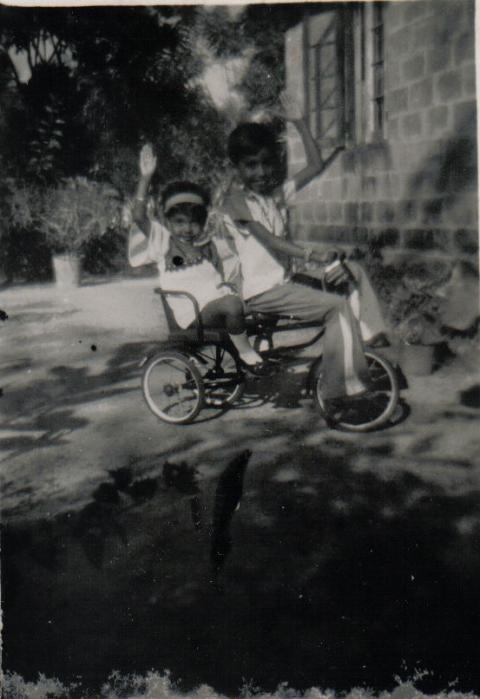 மனிதநேயக் கிரீடம் அணியுங்கள் மனிதநேயக் கிரீடம் அணியுங்கள்