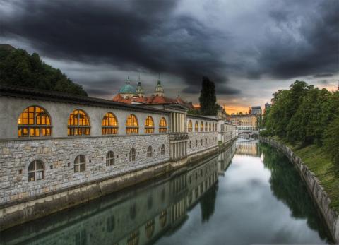 காட்சிப் பிழைகளோடு  ரசனை உலா- 4- சந்தோஷ்