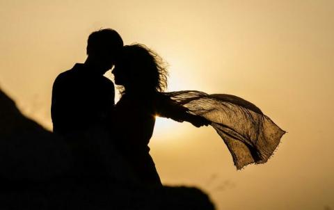 பிரிவின் நிழலில் 