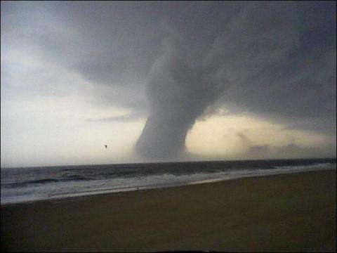 கடல்-மேகக் காதல் கடல்-மேகக் காதல்