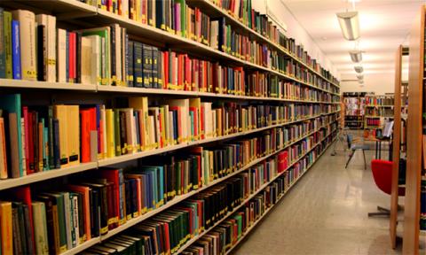 மூடிக்கிடக்கும் நூலகம்