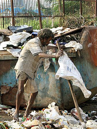 கறுப்பிற்குள் வெளுத்துப் போன இரவு