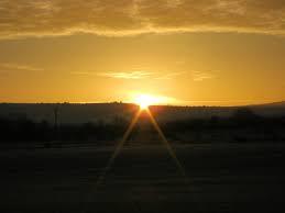 விடியல் தாண்டி எழுகின்றேன்