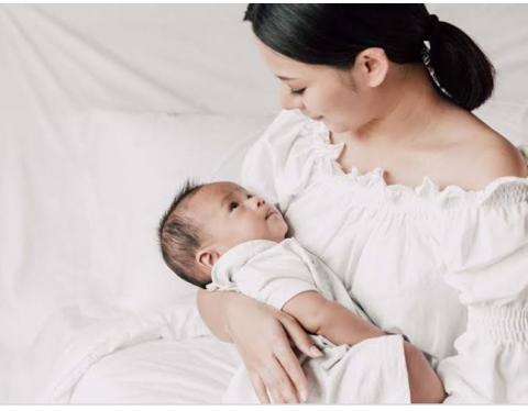 முதல் அழுகை