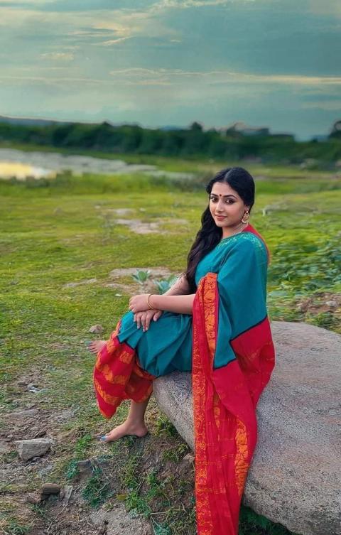 செம்பட்டுப் பூவே