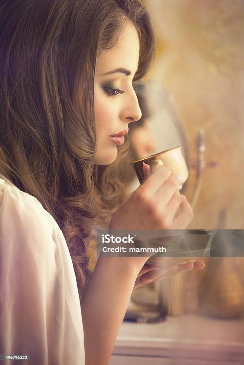 சாக்கடை டீக்கடை சாயந்திர நிலா