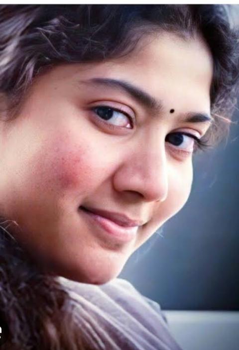 கண்களால் பேசுகிறாய்