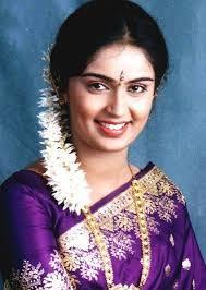 குபீர்னு சிரிக்கிறான்