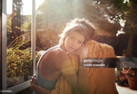 என்னைத்  தழுவி நின்றாள் என்பூந்தேன்